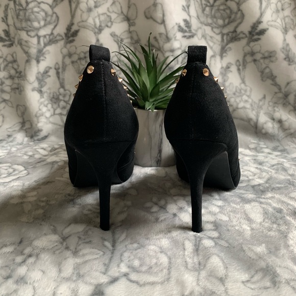 🌓 Forever 21 Black & Gold Pumps - Picture 5 of 6